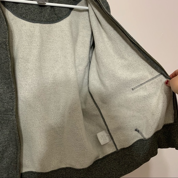 Roots Sweater in Grey | Size Medium - Picture 8 of 9